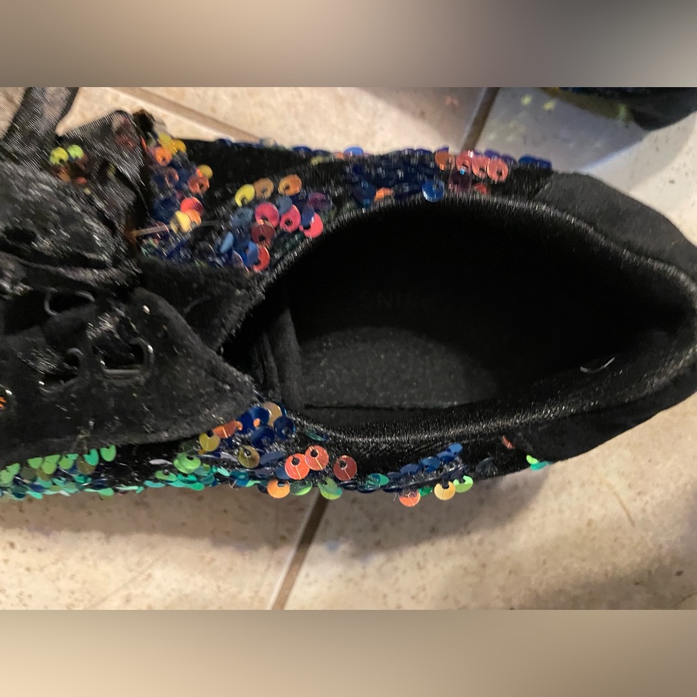 Black velvet shoes with rainbow sequins - Picture 3 of 10